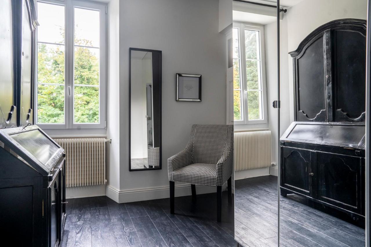 Chateau Des Ayes - Chambres & Suites Saint-Étienne-de-Saint-Geoirs Esterno foto